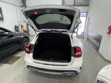 Mercedes-Benz GLA-Class 2016 - Thumbnail 18