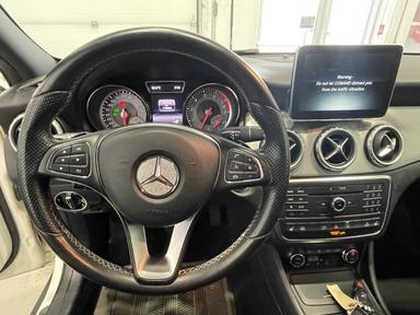 Mercedes-Benz GLA-Class 2016 - Thumbnail 33