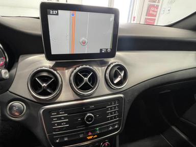 Mercedes-Benz GLA-Class 2016 - Thumbnail 36