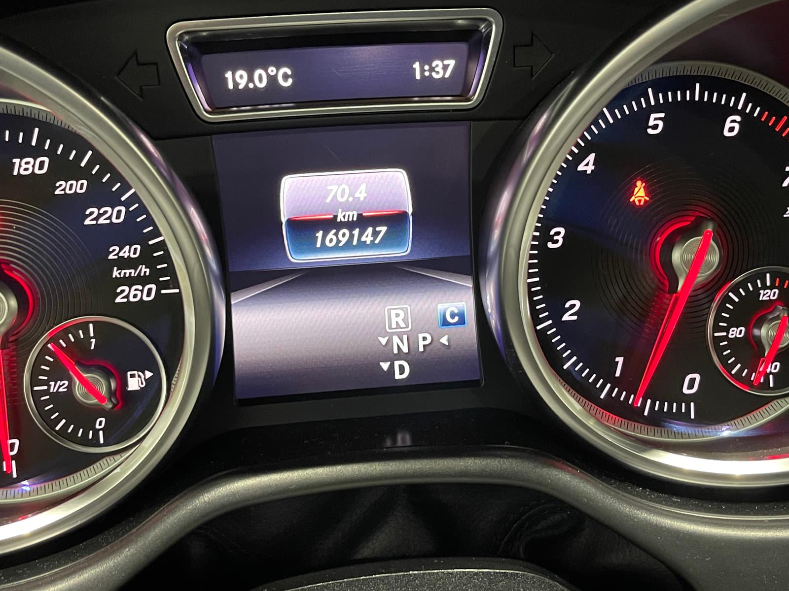 Mercedes-Benz GLE-Class 2017 - Image 32