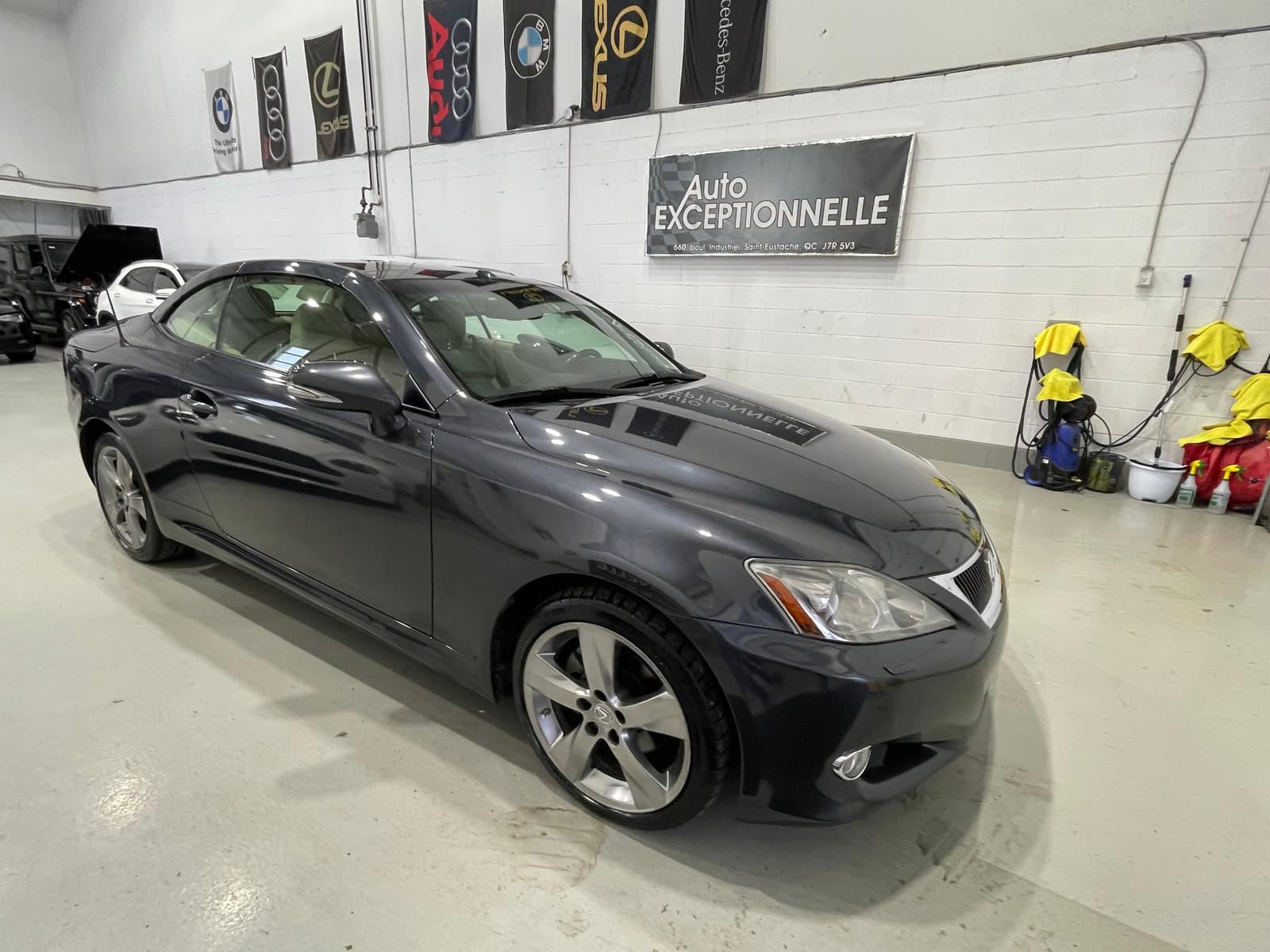Lexus IS 250C 2010 - Image 2