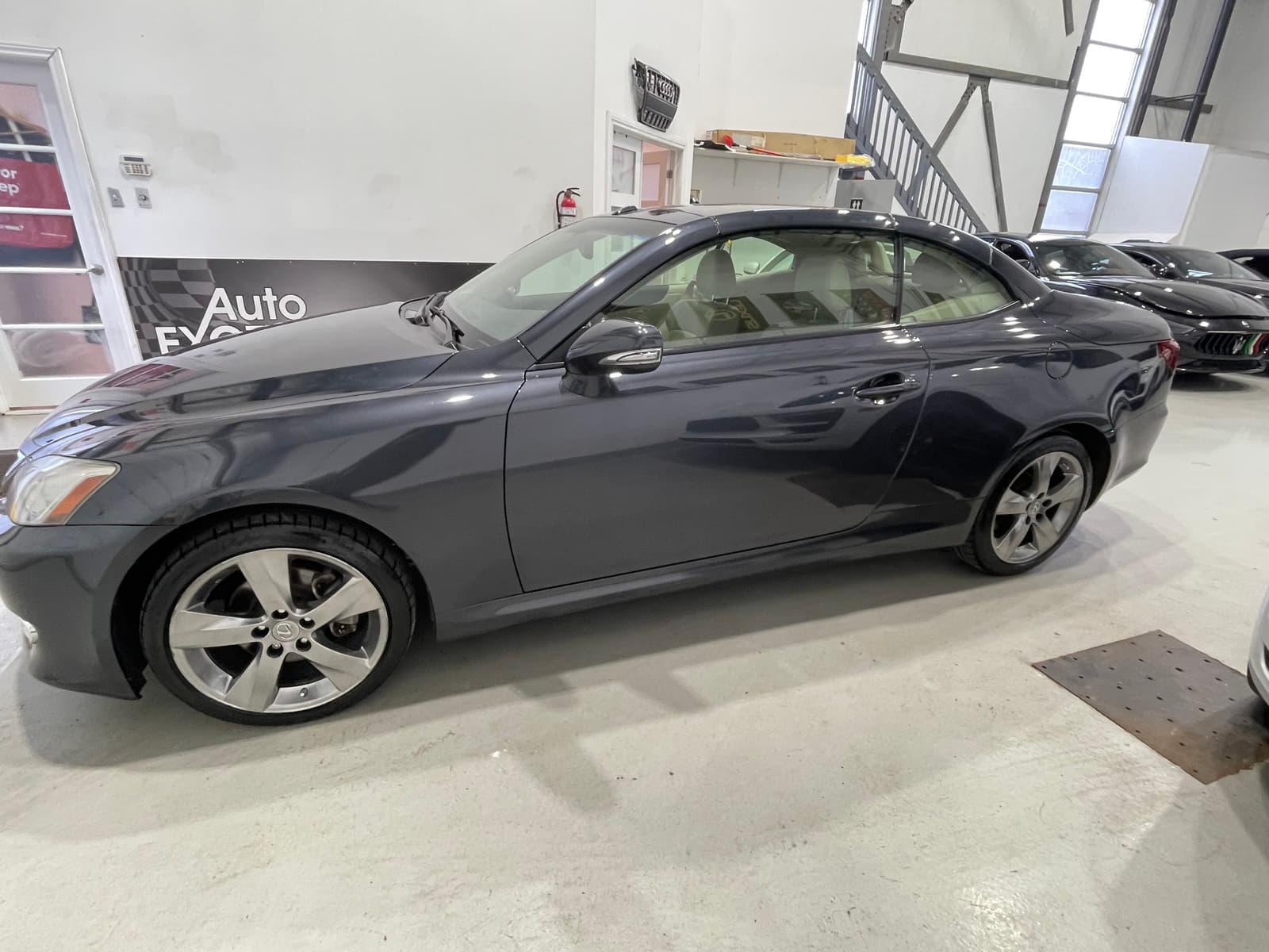 Lexus IS 250C 2010 - Image 11