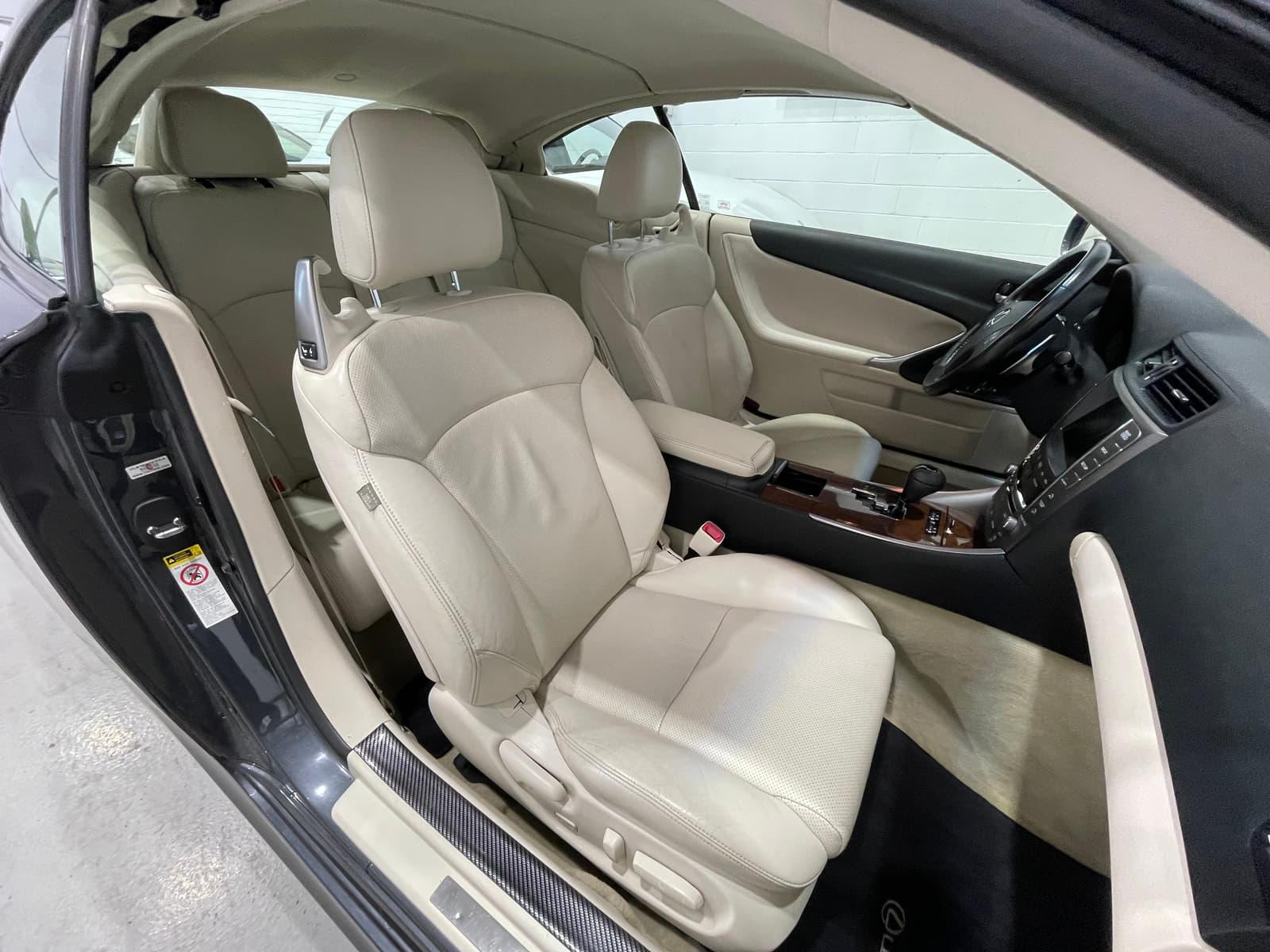 Lexus IS 250C 2010 - Image 22