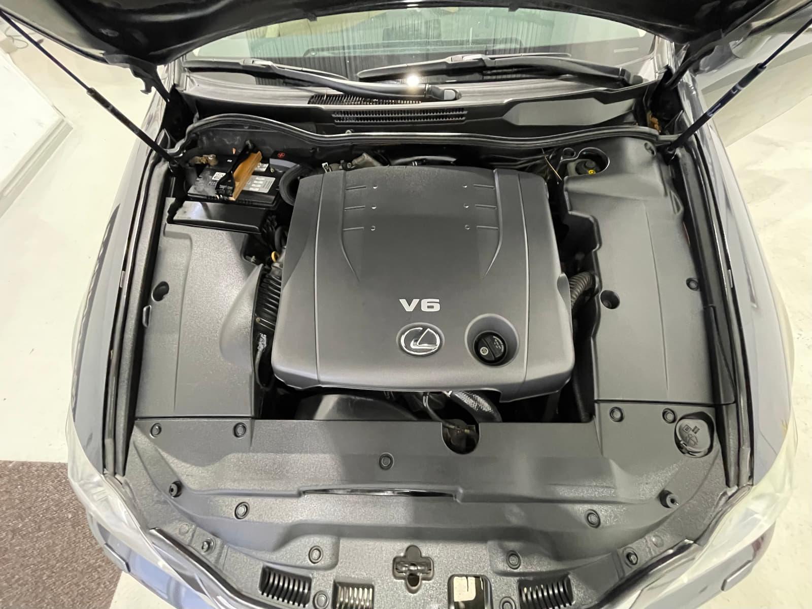 Lexus IS 250C 2010 - Image 28