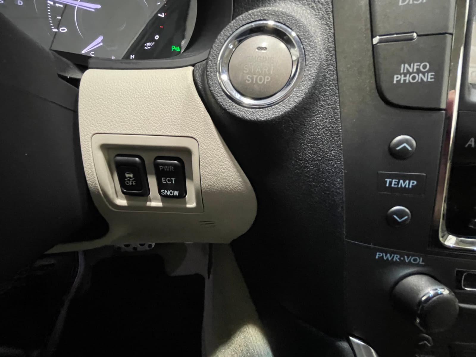 Lexus IS 250C 2010 - Image 38