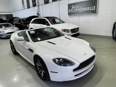 Aston Martin V8 Vantage 2011 - Thumbnail 2