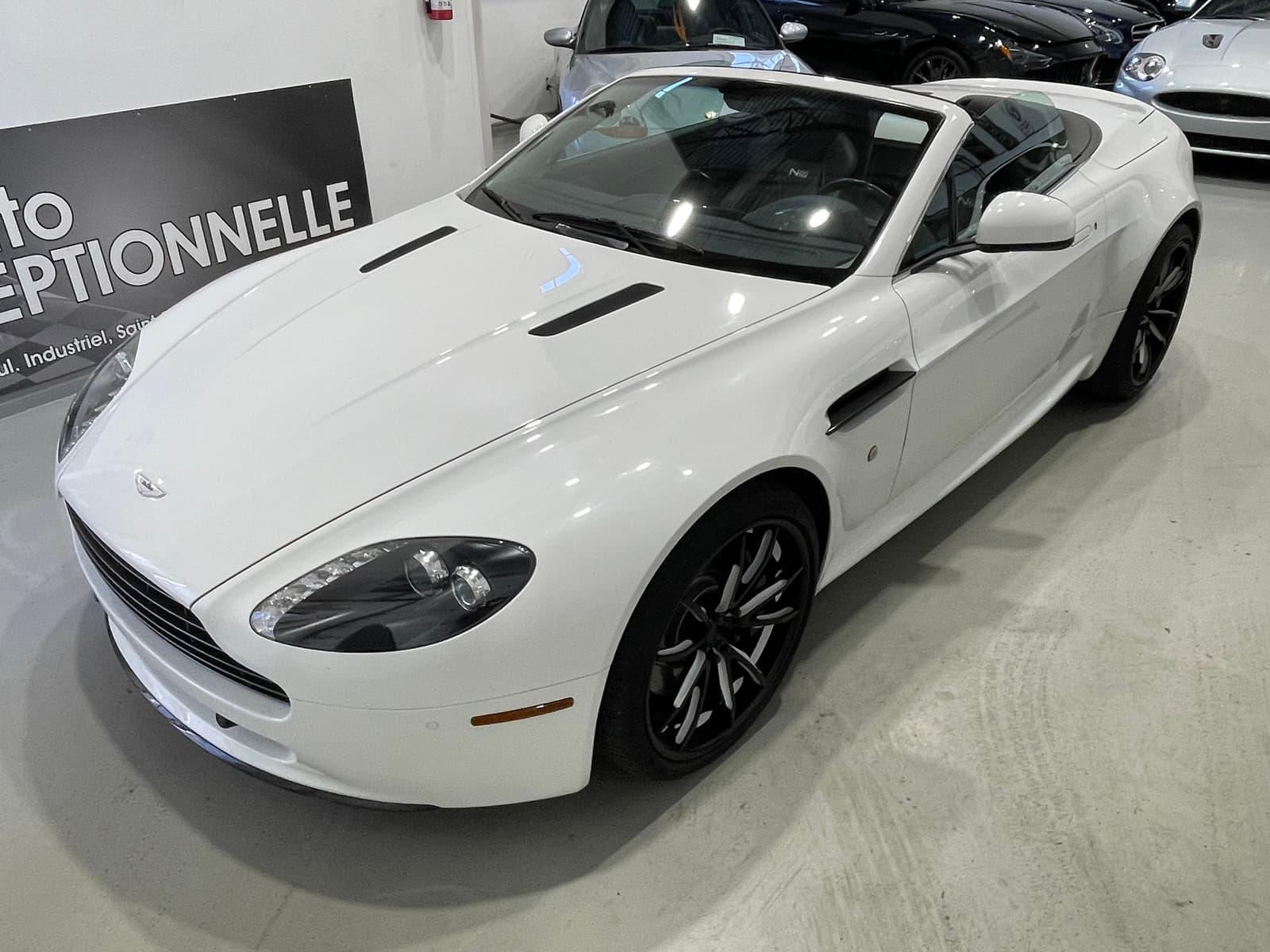 Aston Martin V8 Vantage 2011 - Image 4