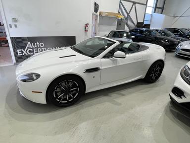 Aston Martin V8 Vantage 2011 - Thumbnail 8