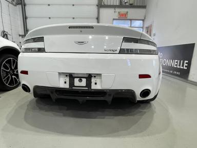 Aston Martin V8 Vantage 2011 - Thumbnail 20
