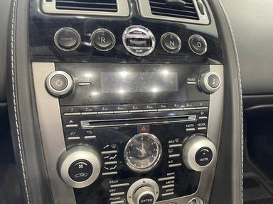 Aston Martin V8 Vantage 2011 - Thumbnail 22