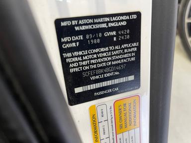 Aston Martin V8 Vantage 2011 - Thumbnail 25