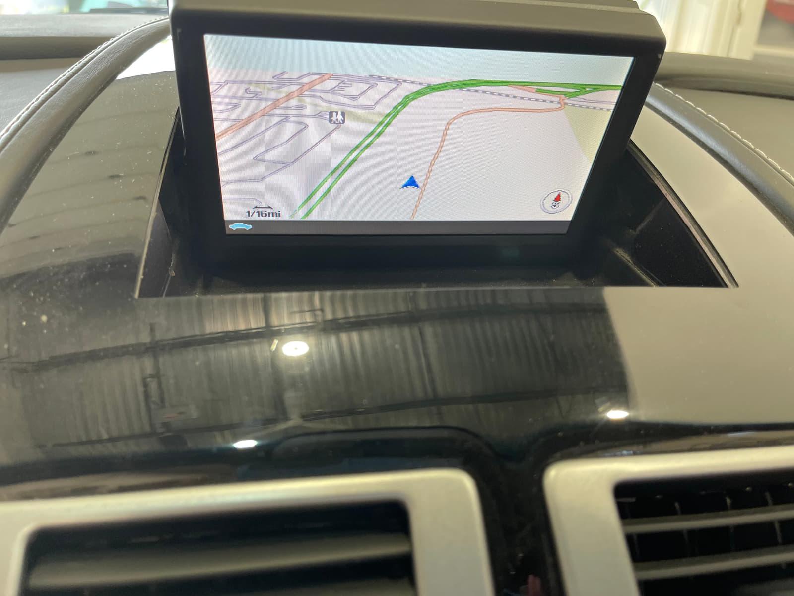 Aston Martin V8 Vantage 2011 - Image 27