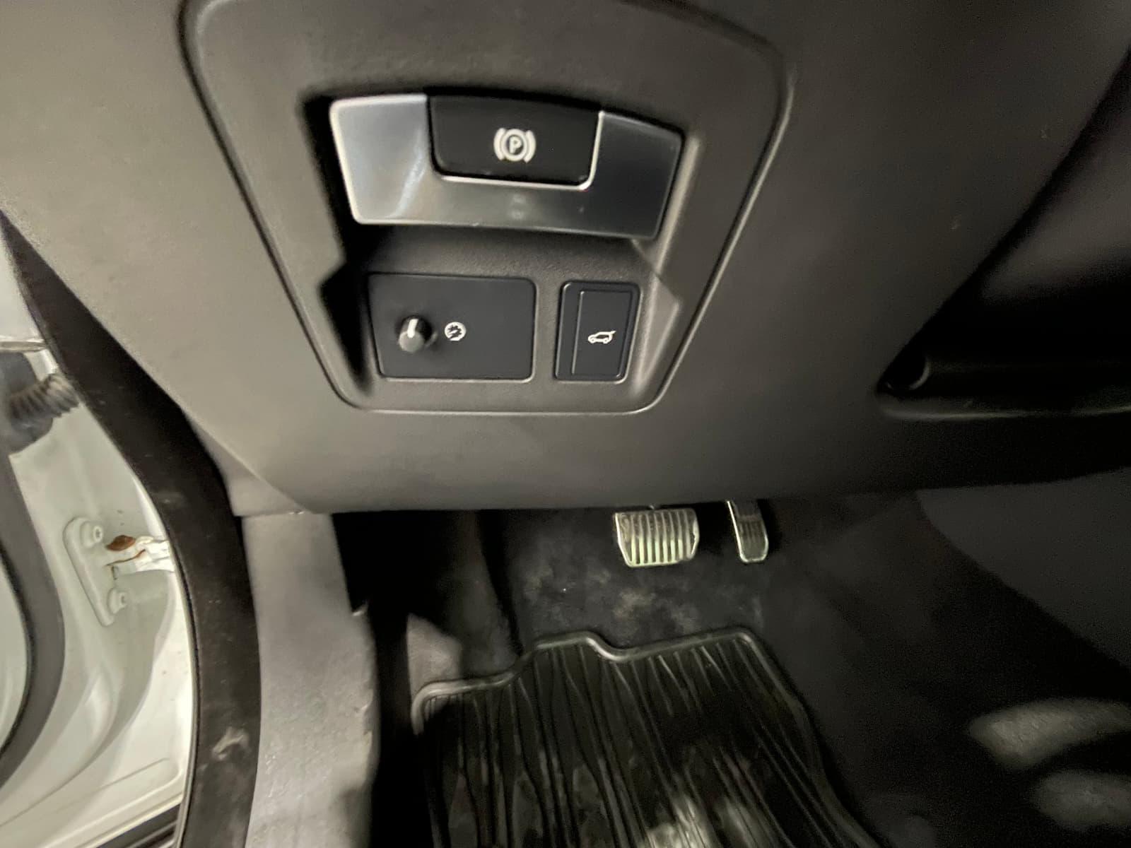 Land Rover Range Rover Velar 2019 - Image 40