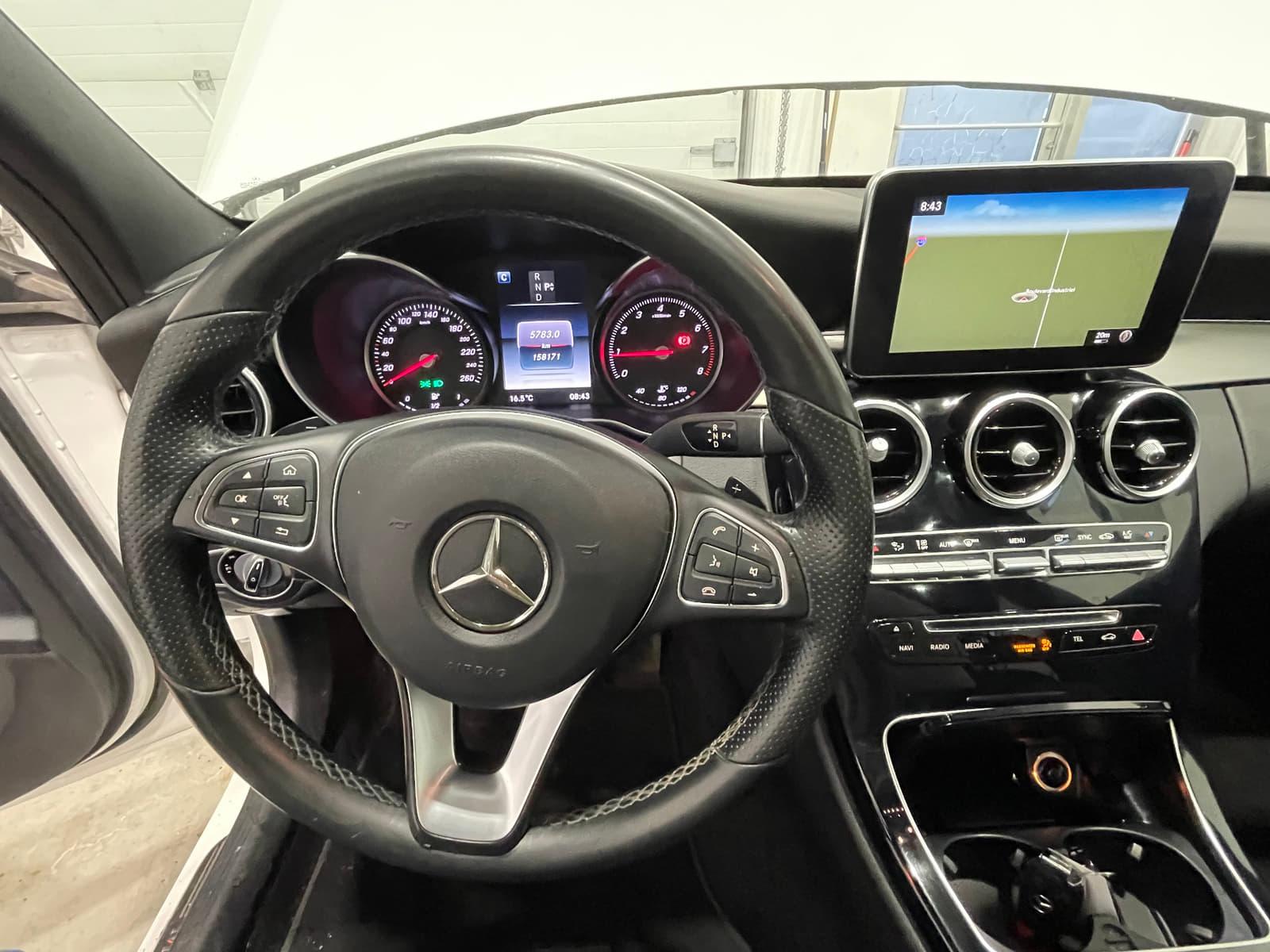 Mercedes-Benz C 300 2016 - Image 33