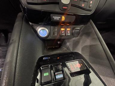 Nissan LEAF 2023 - Thumbnail 12