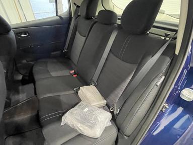 Nissan LEAF 2023 - Thumbnail 18