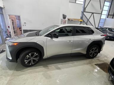 Toyota bZ4X 2025 - Thumbnail 4