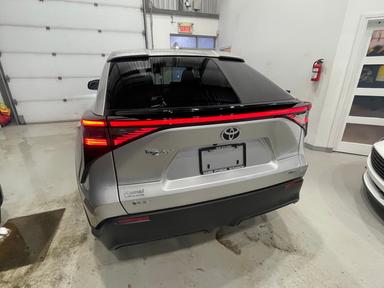 Toyota bZ4X 2025 - Thumbnail 5