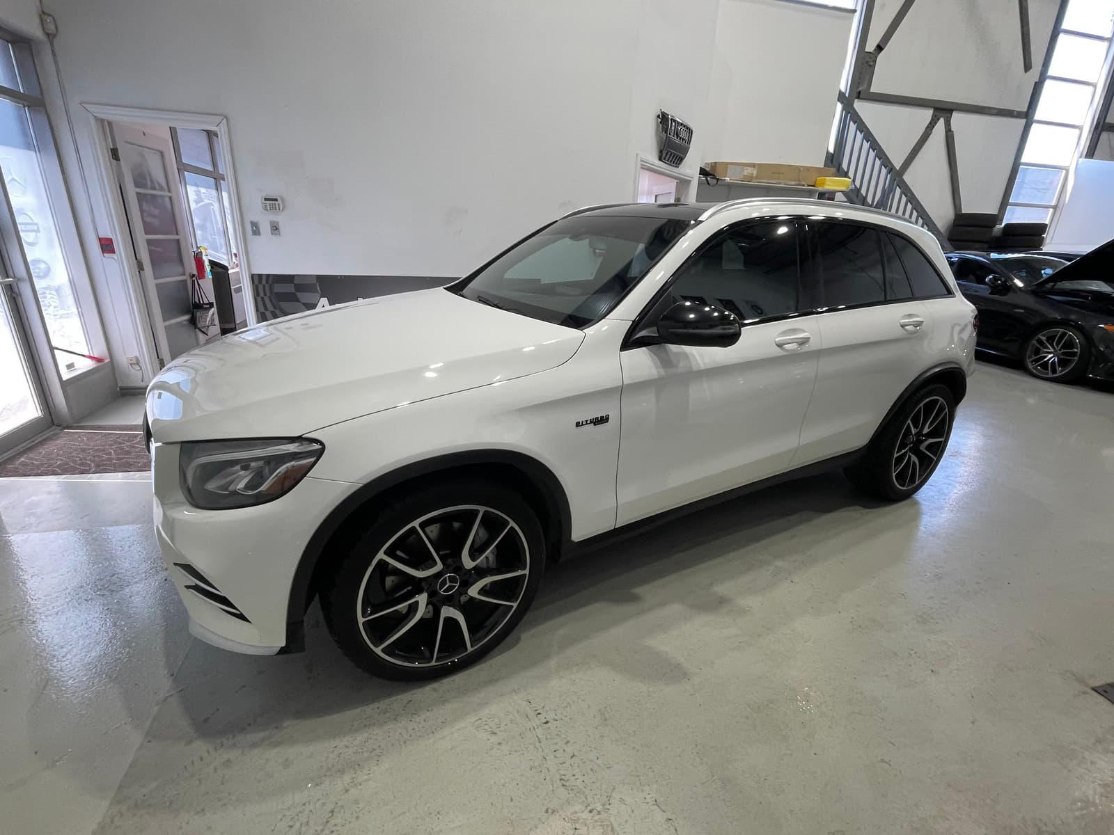 Mercedes-Benz AMG GLC 43 2017 - Image 3