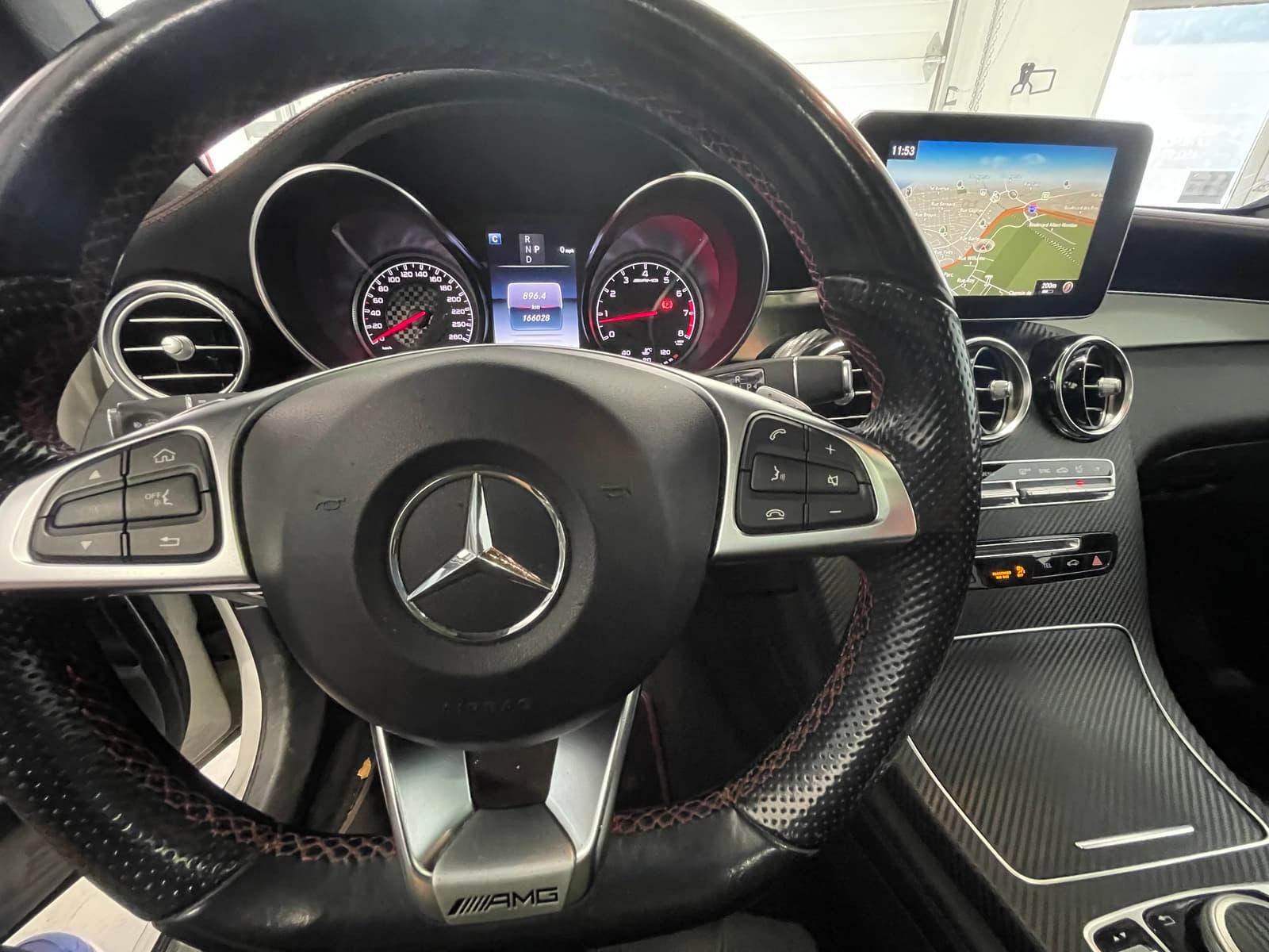 Mercedes-Benz AMG GLC 43 2017 - Image 17