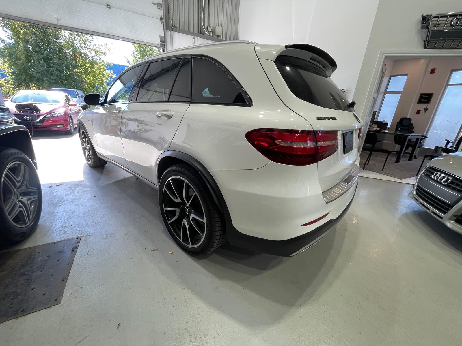 Mercedes-Benz AMG GLC 43 2017 - Image 22