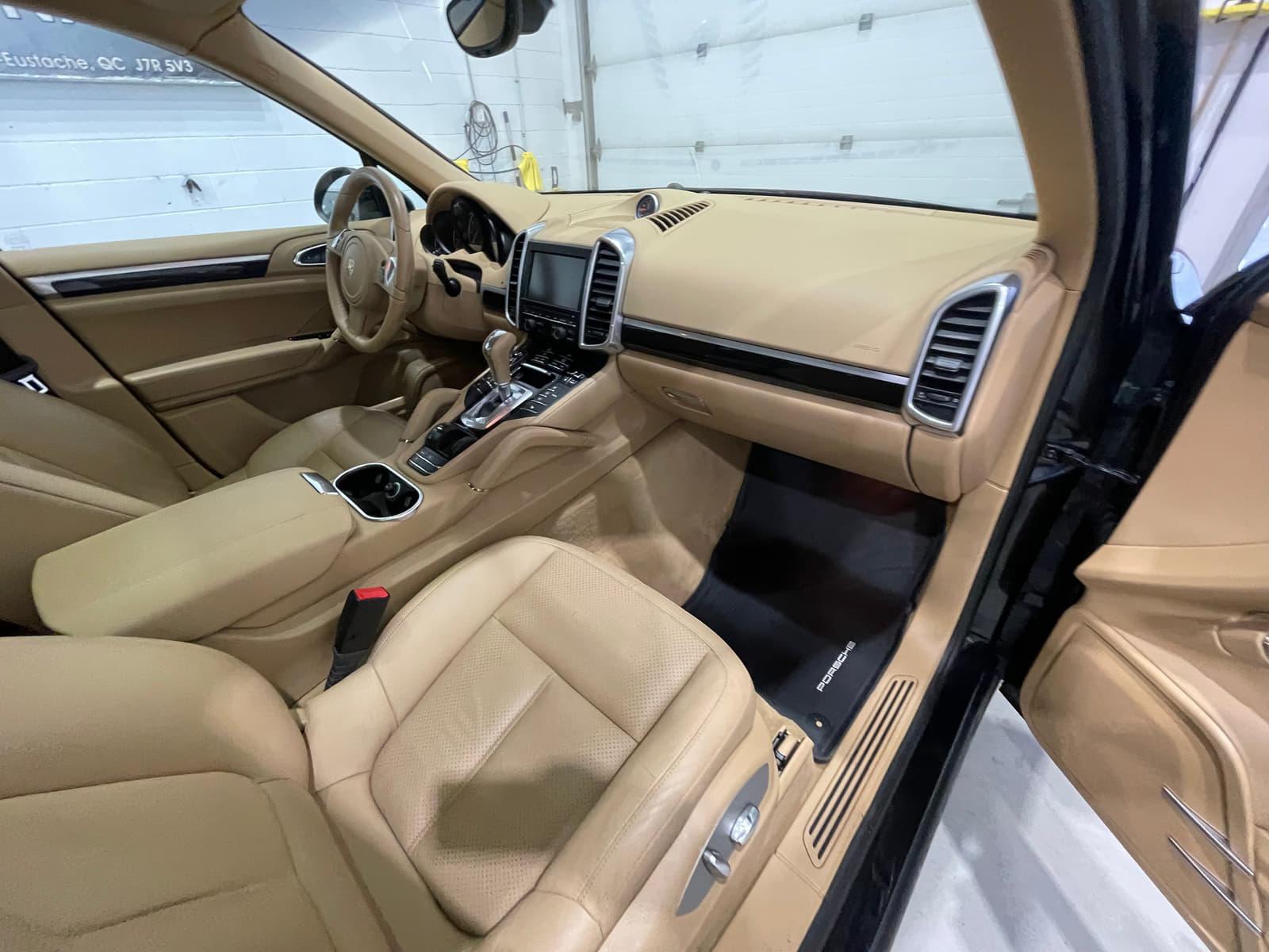 Porsche Cayenne 2014 - Image 19