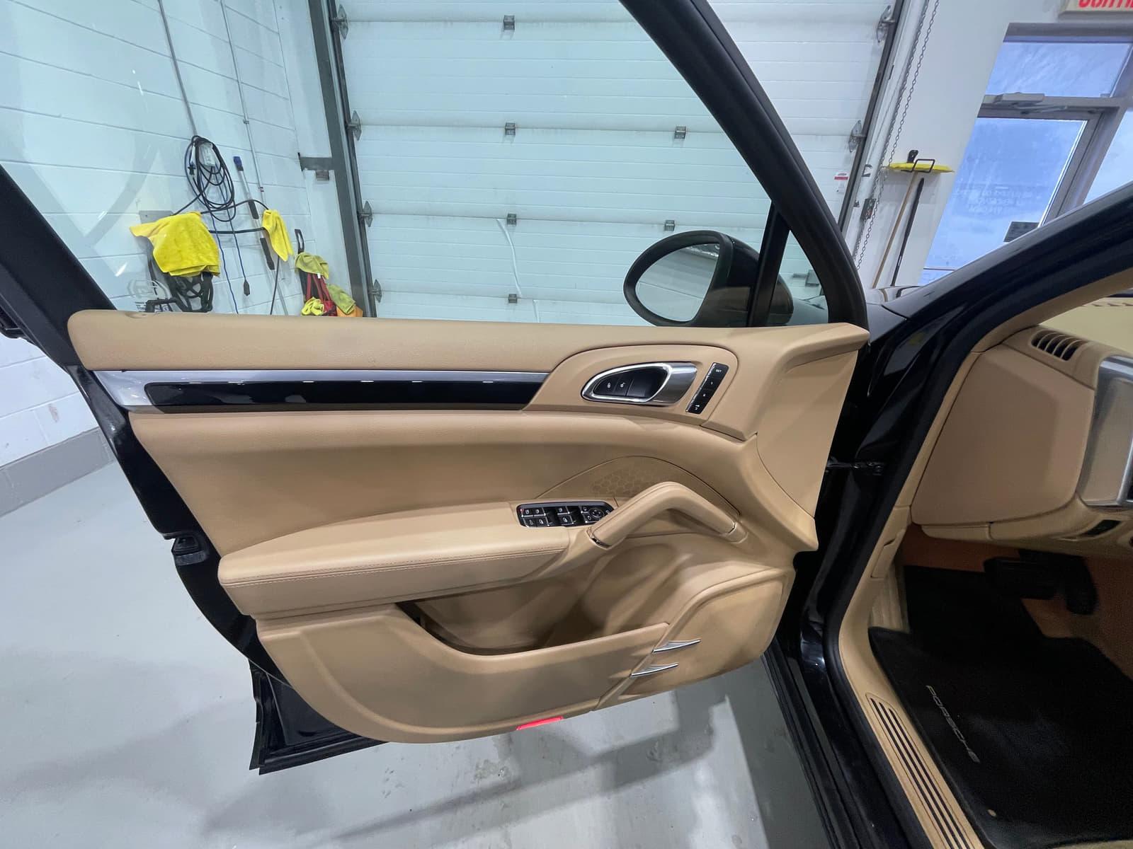 Porsche Cayenne 2014 - Image 26