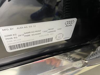 Audi A8 2013 - Thumbnail 23