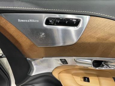 Volvo XC90 2017 - Thumbnail 23