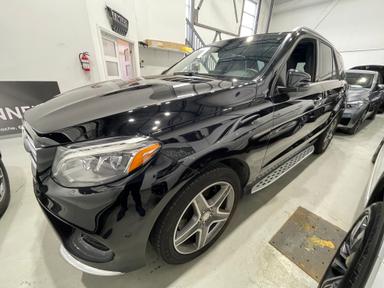 Mercedes-Benz GLE-Class 2017 - Thumbnail 42