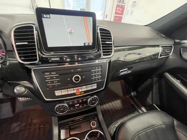 Mercedes-Benz GLE-Class 2018 - Thumbnail 38