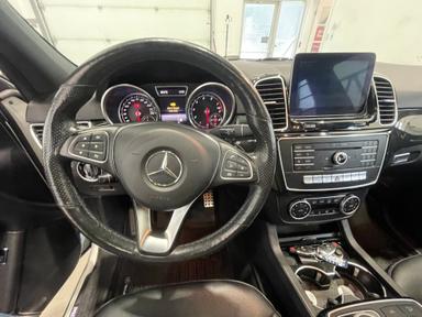 Mercedes-Benz GLE-Class 2018 - Thumbnail 41