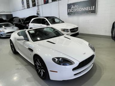 Aston Martin V8 Vantage 2011 - Thumbnail 3