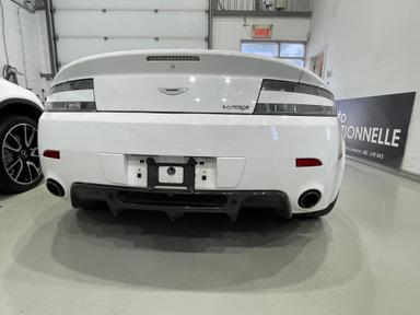 Aston Martin V8 Vantage 2011 - Thumbnail 21