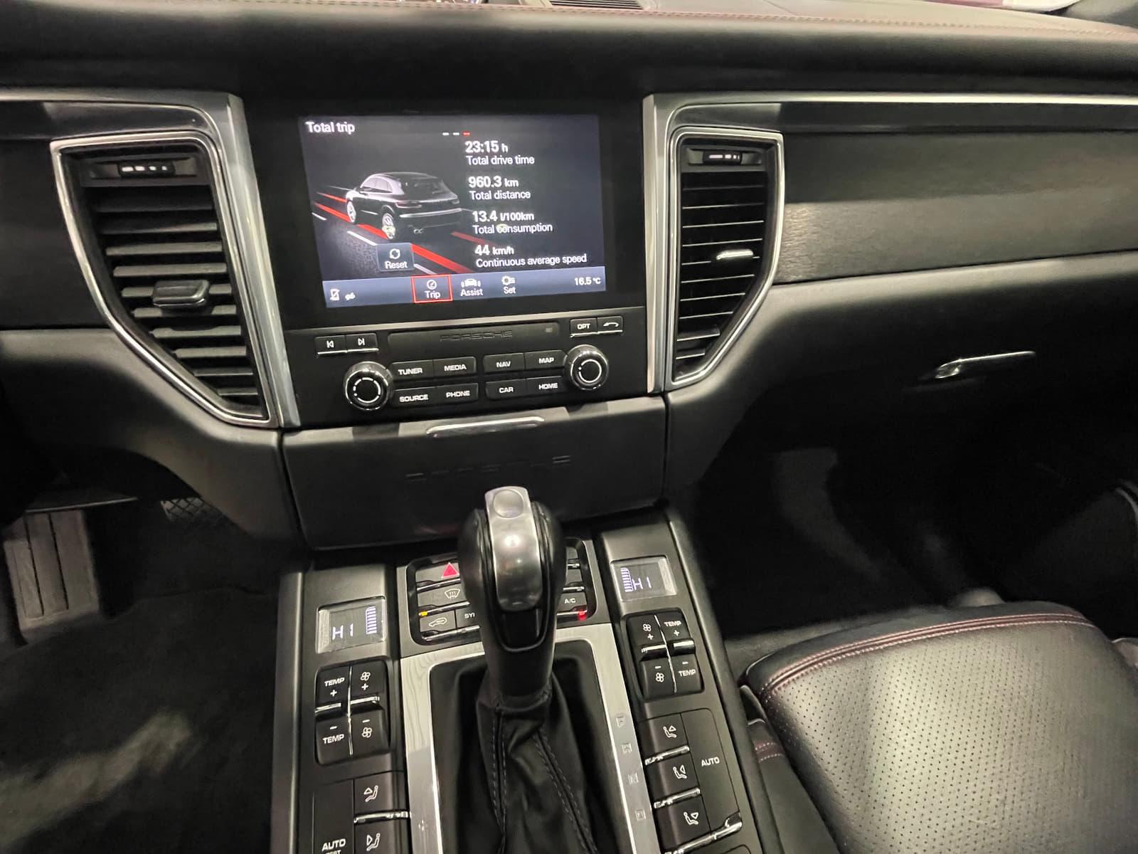 Porsche Macan 2017 - Image 40