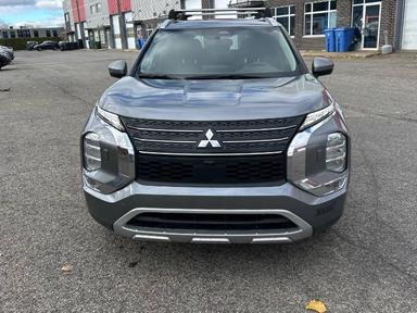 Mitsubishi Outlander 2022 - Thumbnail 1