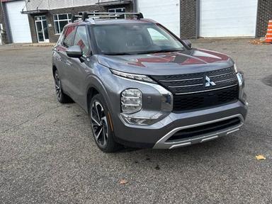 Mitsubishi Outlander 2022 - Thumbnail 2