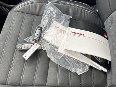 Mitsubishi Outlander 2022 - Thumbnail 16