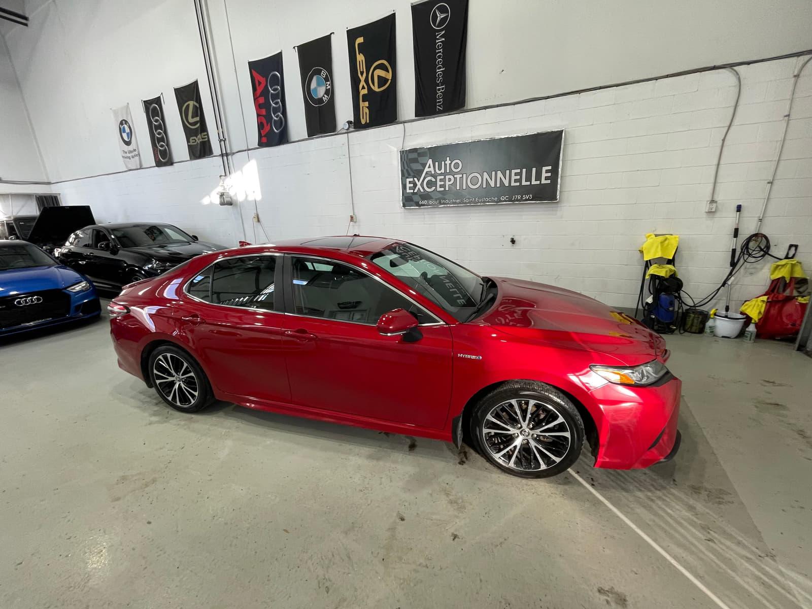 Toyota Camry Hybrid 2019 - Image 2