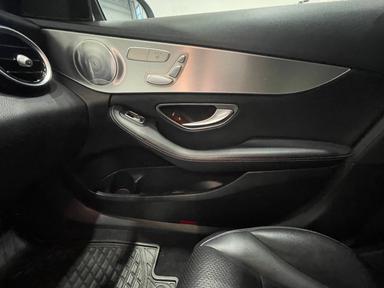 Mercedes-Benz C 300 2019 - Thumbnail 36