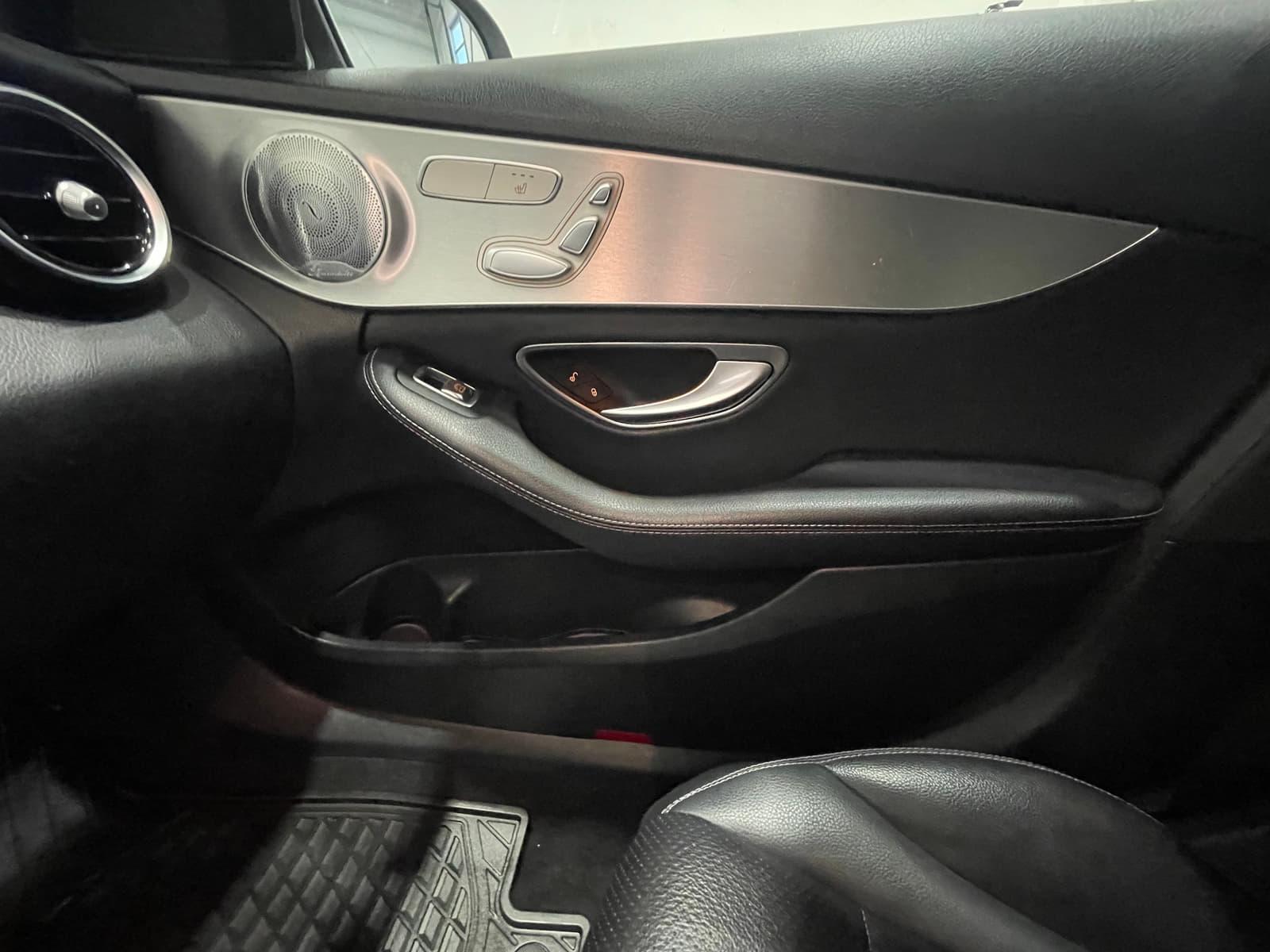 Mercedes-Benz C 300 2019 - Image 36