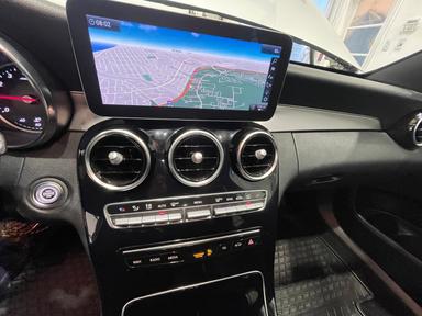 Mercedes-Benz C 300 2019 - Thumbnail 37