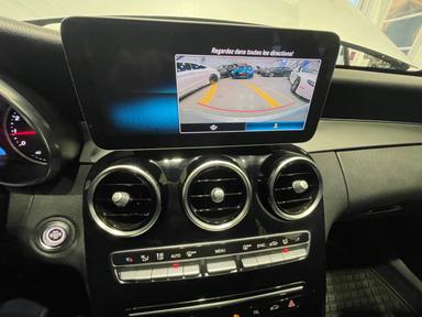 Mercedes-Benz C 300 2019 - Thumbnail 38