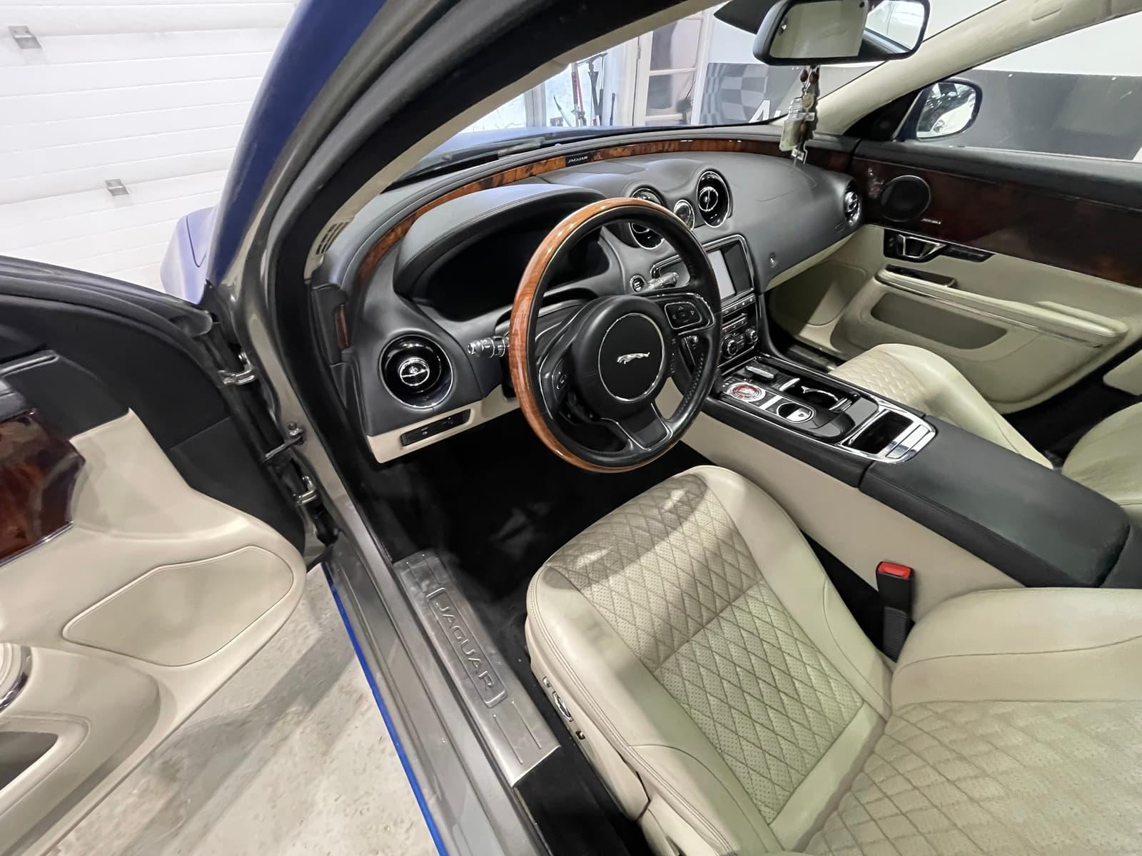 Jaguar XJL 2017 - Image 20