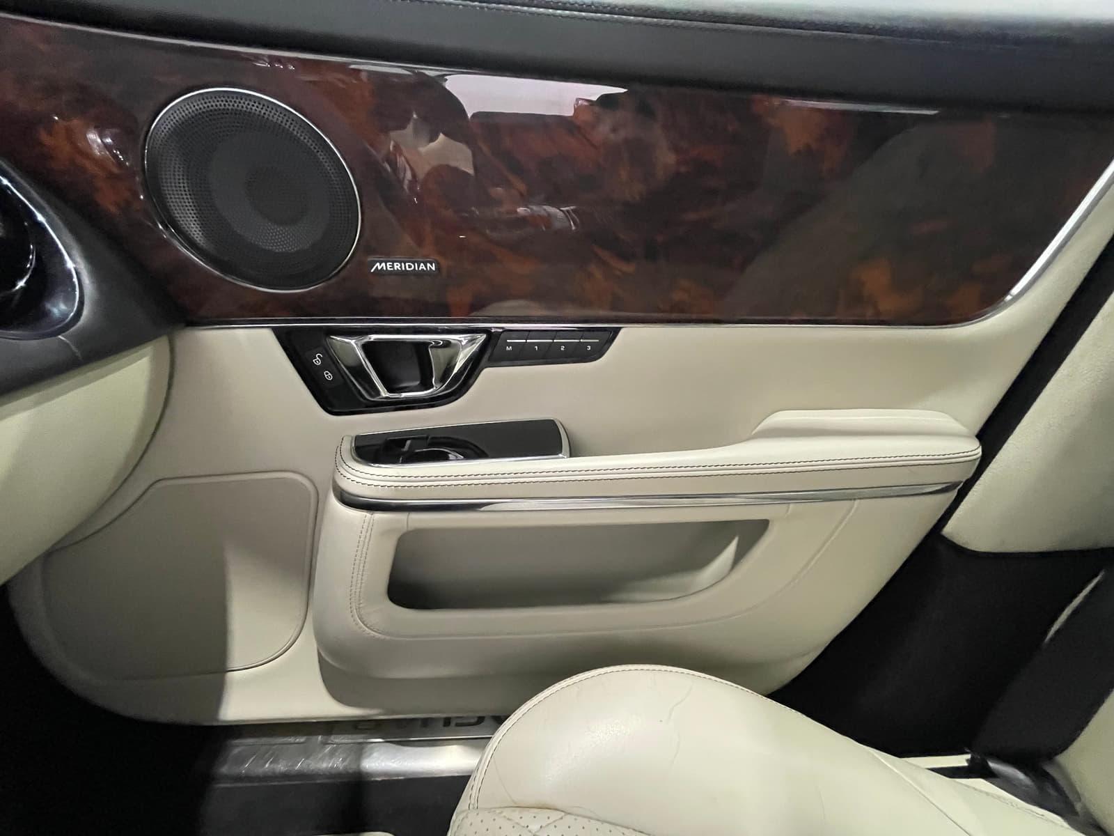 Jaguar XJL 2017 - Image 22