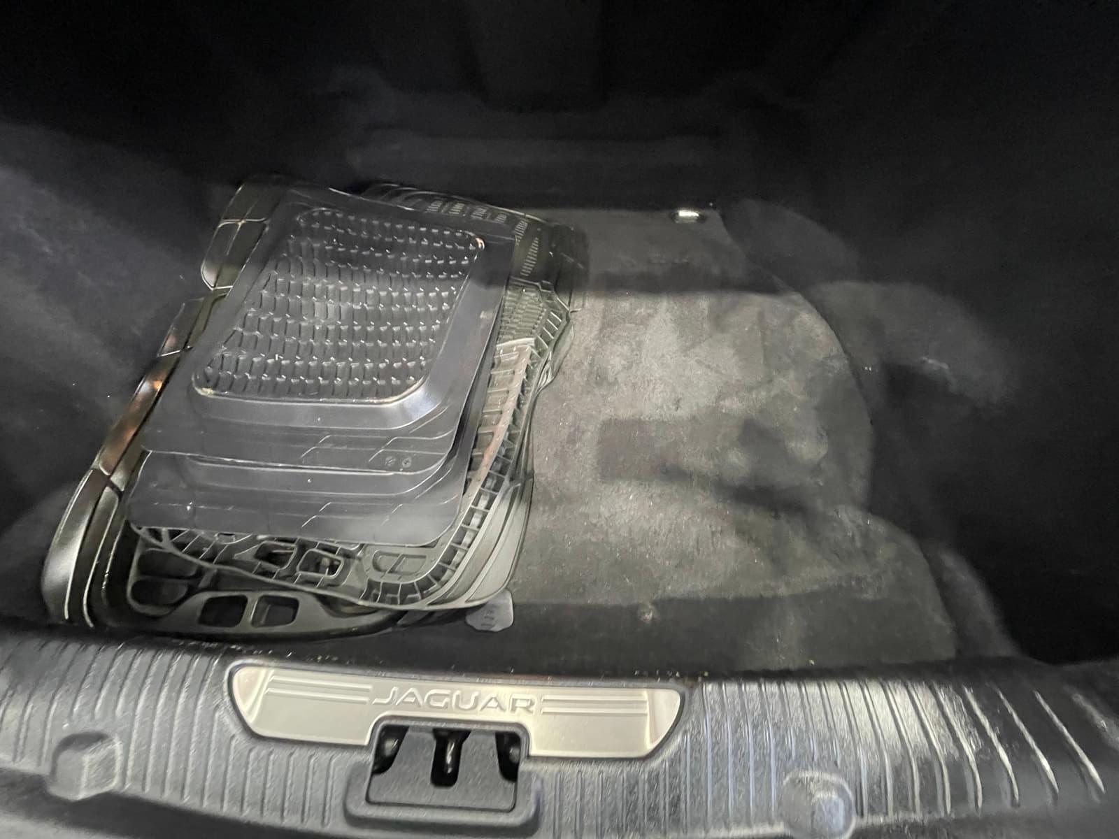 Jaguar XJL 2017 - Image 32