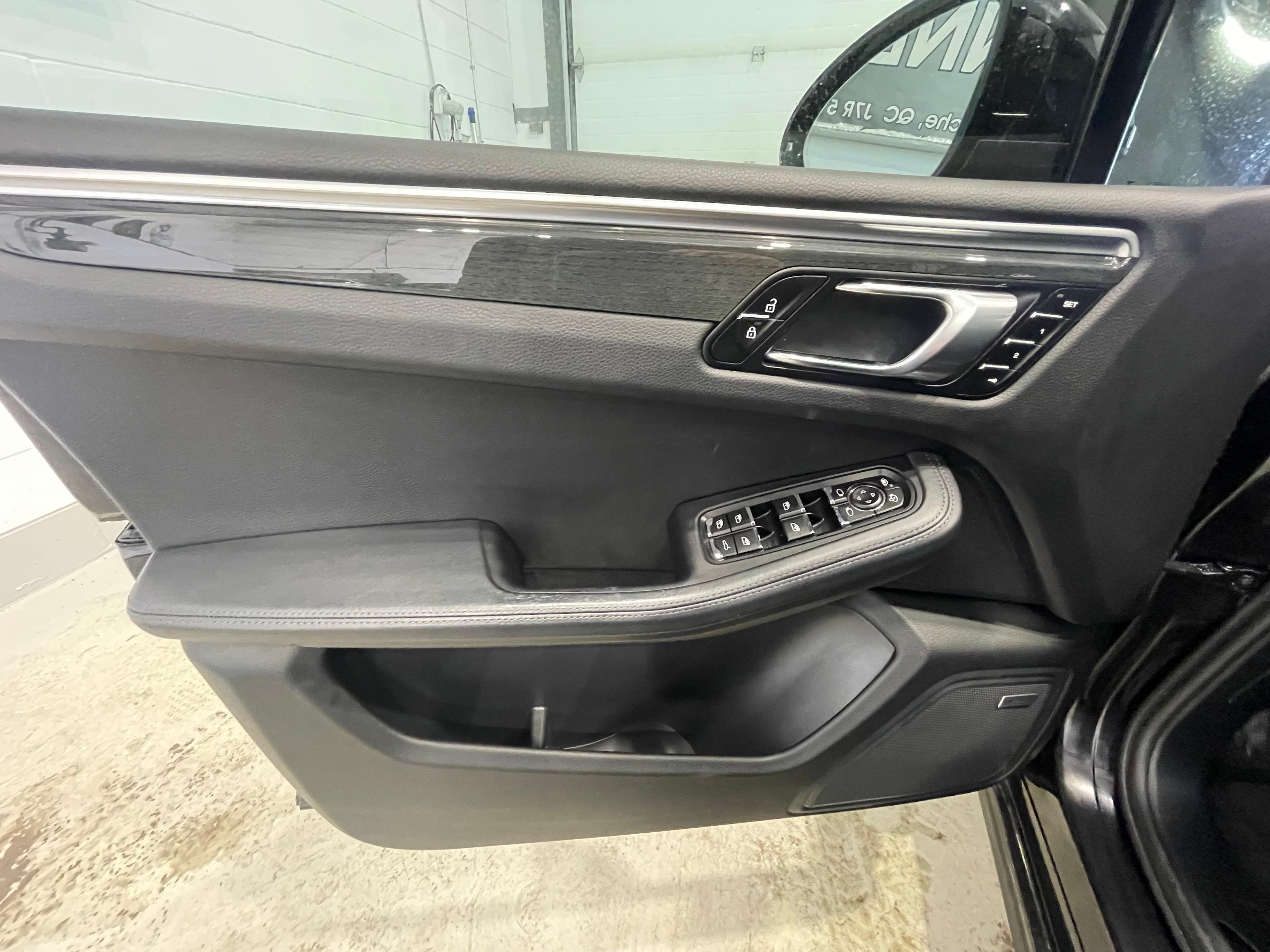 Porsche Macan 2021 - Image 29