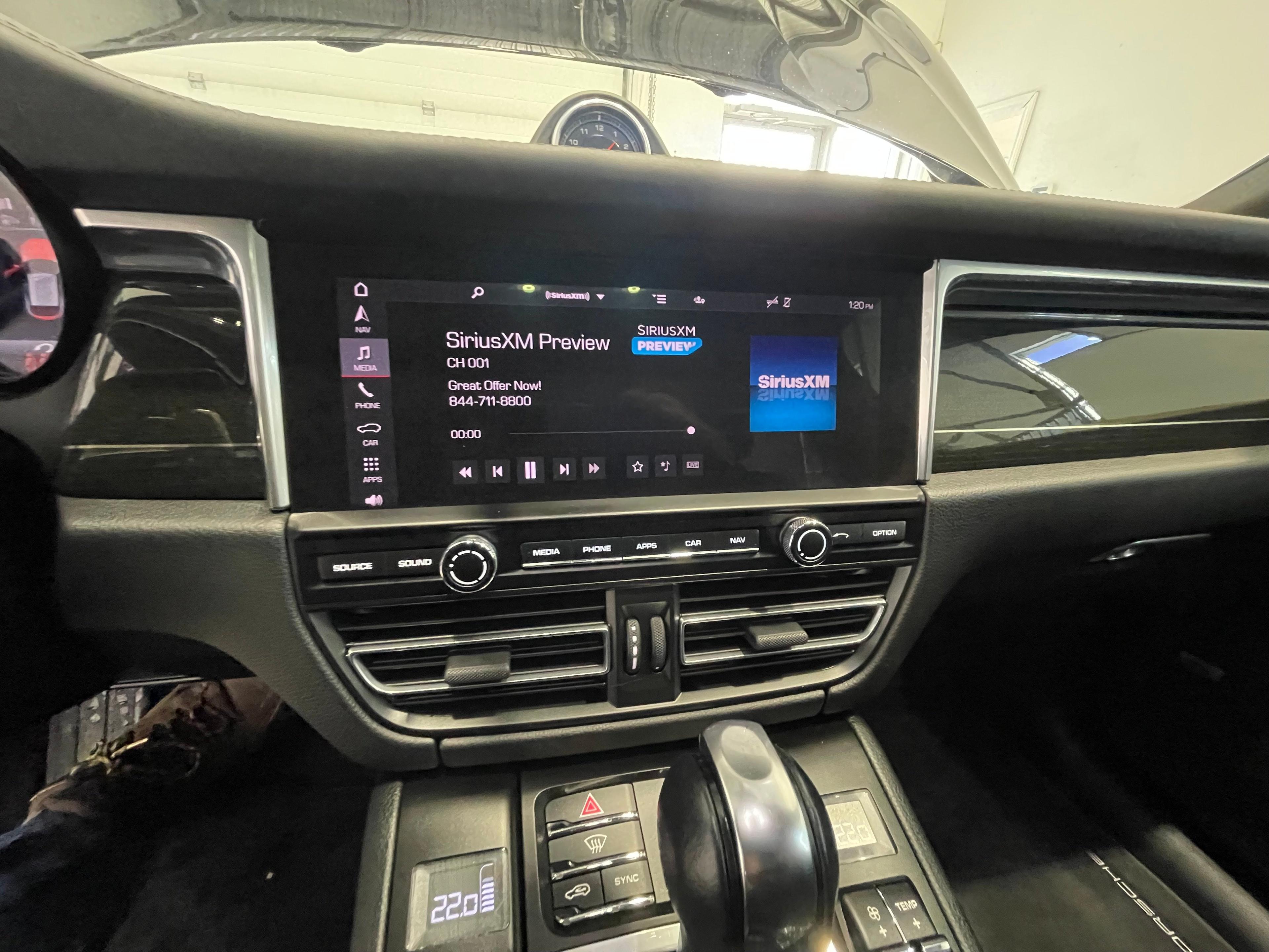 Porsche Macan 2021 - Image 34