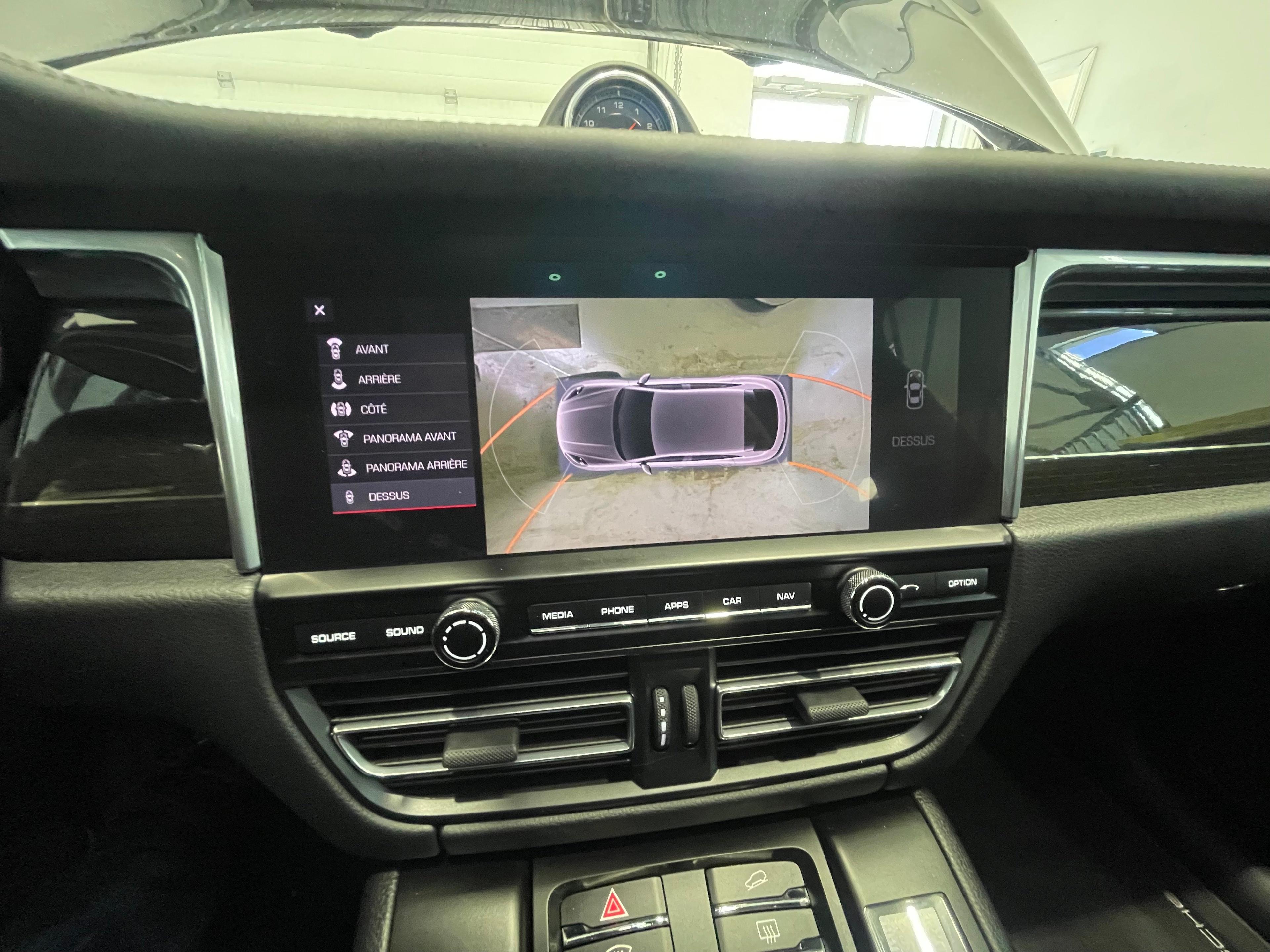 Porsche Macan 2021 - Image 37