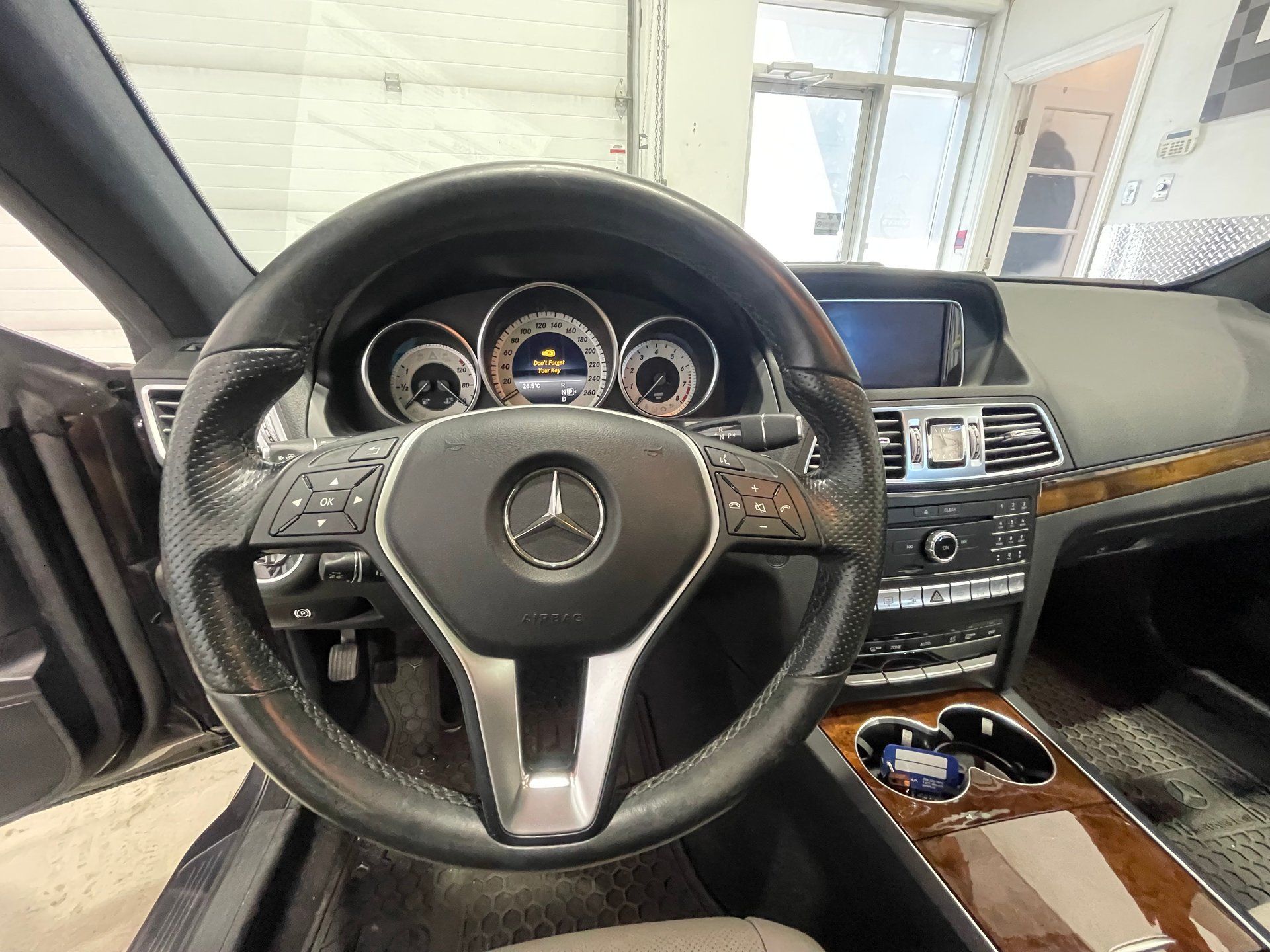 Mercedes-Benz E 400 2016 - Thumbnail 32